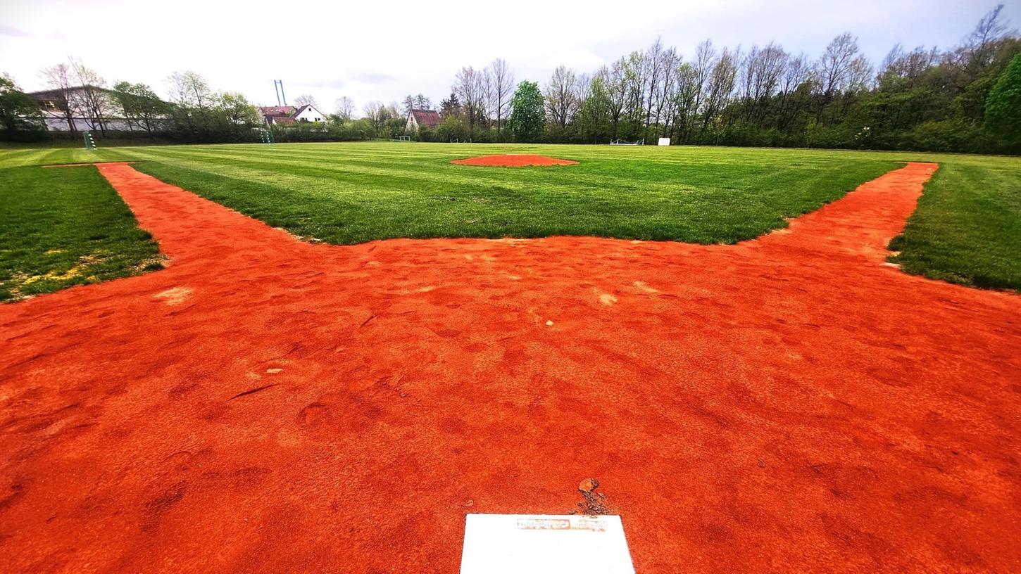 Neues Baseballfeld der Icesharks Altdorf erstrahlt in prächtigen Farben und ist bereit für das erste Heimspiel am 9. Mai.