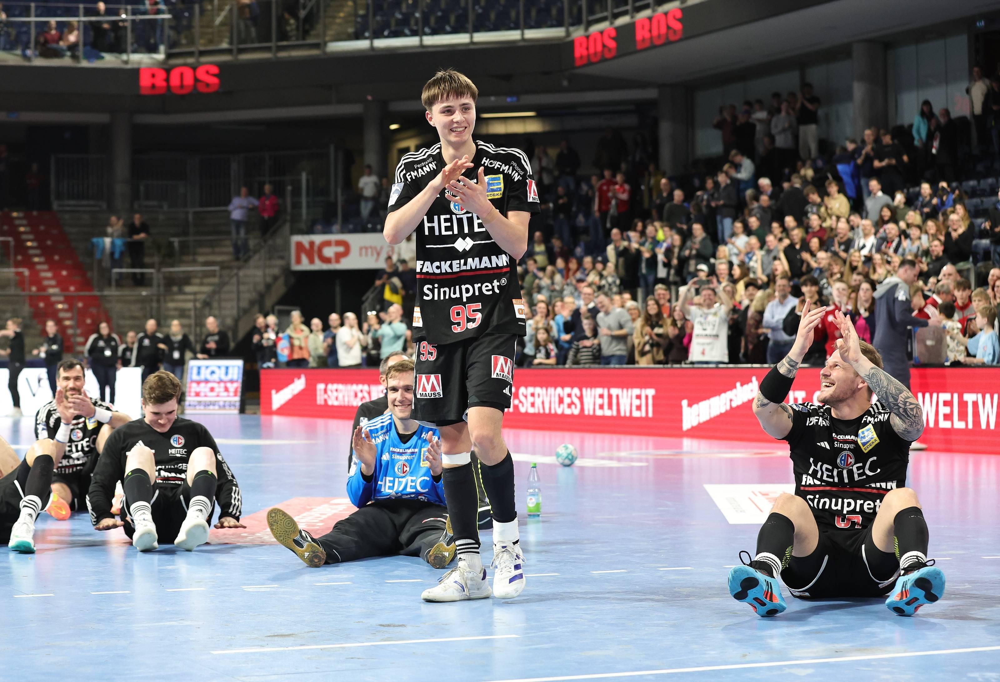 Ovationen in der Arena: Im Heimspiel gegen Hamburg gab es dank und für Toptalent Tim Gömmel Sonderapplaus.. Ovationen in der Arena: Im Heimspiel gegen Hamburg gab es dank und für Toptalent Tim Gömmel Sonderapplaus..