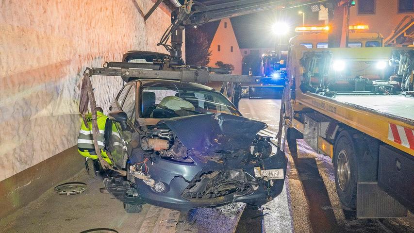 Der Wagen ist Totalschaden. Der Wagen ist Totalschaden.