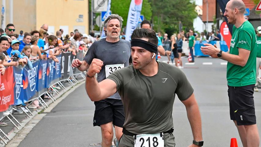 Mehr als 1000 Läufer gingen beim Baiersdorfer Krenlauf auf die Strecke. Ein Teilnehmerrekord für die junge Veranstaltung. Auch der Streckenrekord bei den Männern ist gefallen.