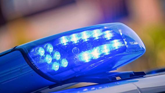 Mysteriöser Motorradunfall in Fürth: Fahrer kann sich an nichts erinnern - Polizei sucht Zeugen