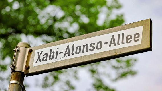 Stadt prüft Voraussetzungen: Bald Xabi-Alonso-Straße?