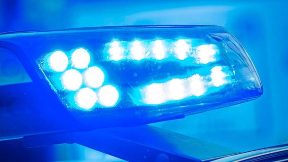 Mob aus Jugendlichen greift in Fürth drei Männer an: 62-Jähriger ins Krankenhaus geprügelt