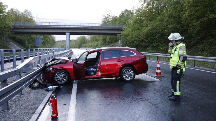 Graupelschauer bringt Fahrzeug ins Schleudern: Bundesstraße in Richtung Fürth nach Unfall gesperrt