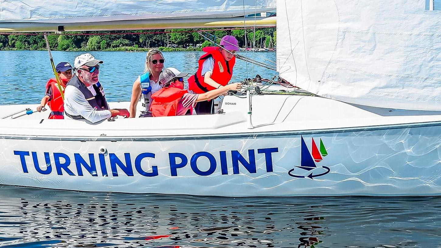 Gemeinsam segeln - das wollen die Stiftung "Turning Point" und der Surf- und Segelclub Wald auch Menschen mit Behinderung ermöglichen.