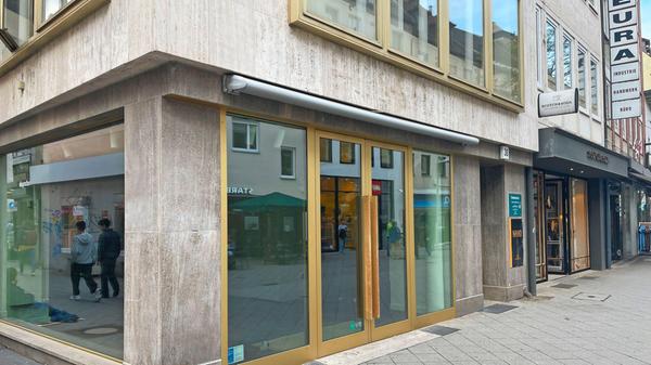 Seitdem Fossil sein Geschäft in der Breiten Gasse 38 im Januar 2024 geschlossen hat, steht der Laden leer.