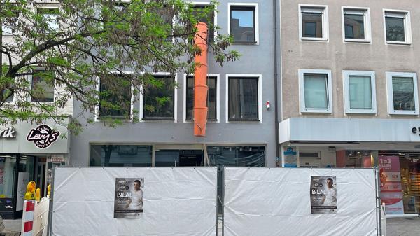 Auch ein Blick auf die andere Seite der Breiten Gasse lässt einen trostlos zurück.
