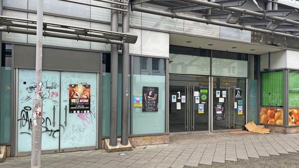 Unweit vom seit Jahren verrammelten City Point...