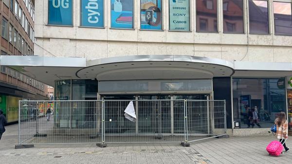 ... steht seit Mitte Juni 2023 auch das Galeria-Gebäude in der Königstraße leer.