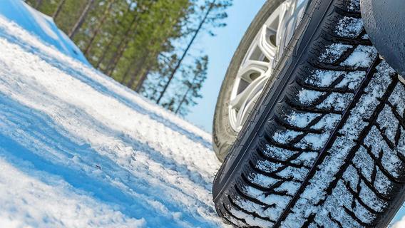 Drohender Wintereinbruch: ADAC warnt Sommerreifen-Fahrer