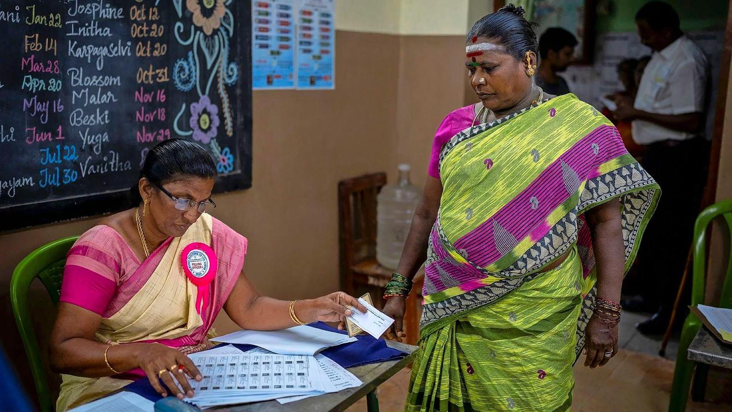 Die Wahl in Indien hat begonnen - wegen der Größe des Landes dauert sie sechs Wochen.