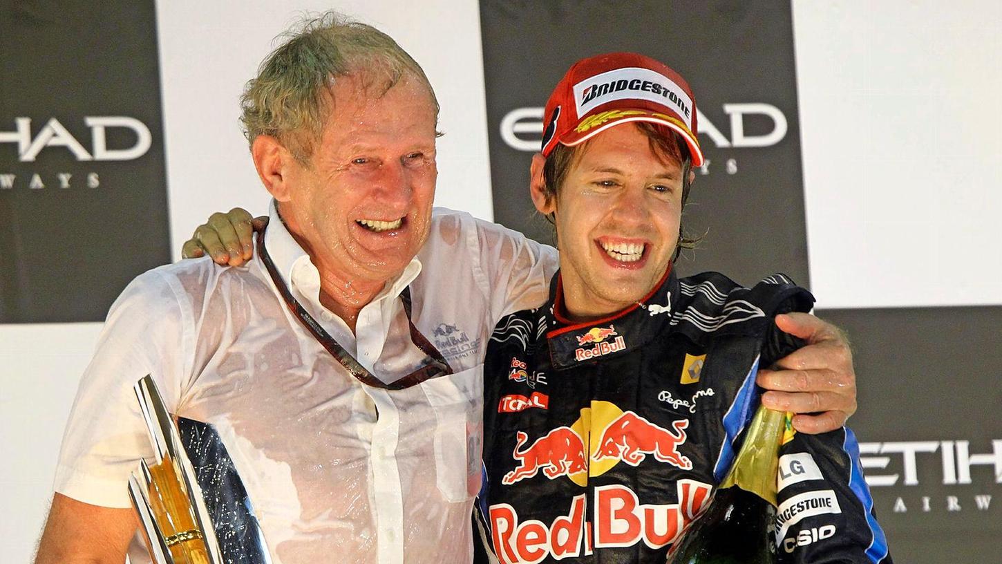 Sebastian Vettel (r) im Jahr 2010 mit Helmut Marko.