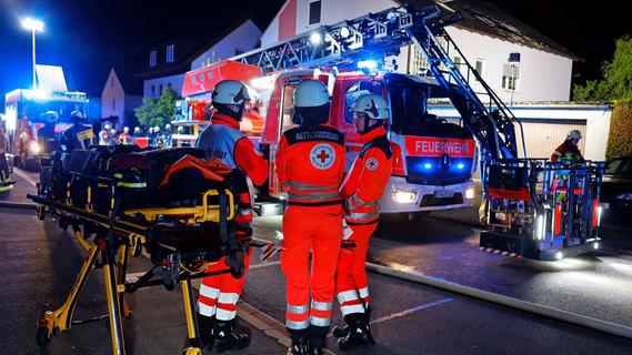 Brand in Dachgeschosswohnung in Herzogenaurach: Mann kommt ums Leben