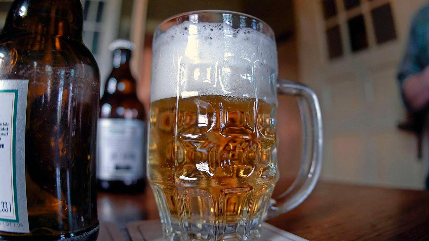 Ein Bier zum Feierabend in der Gaststätte: Darf es auch mal alkoholfrei sein?