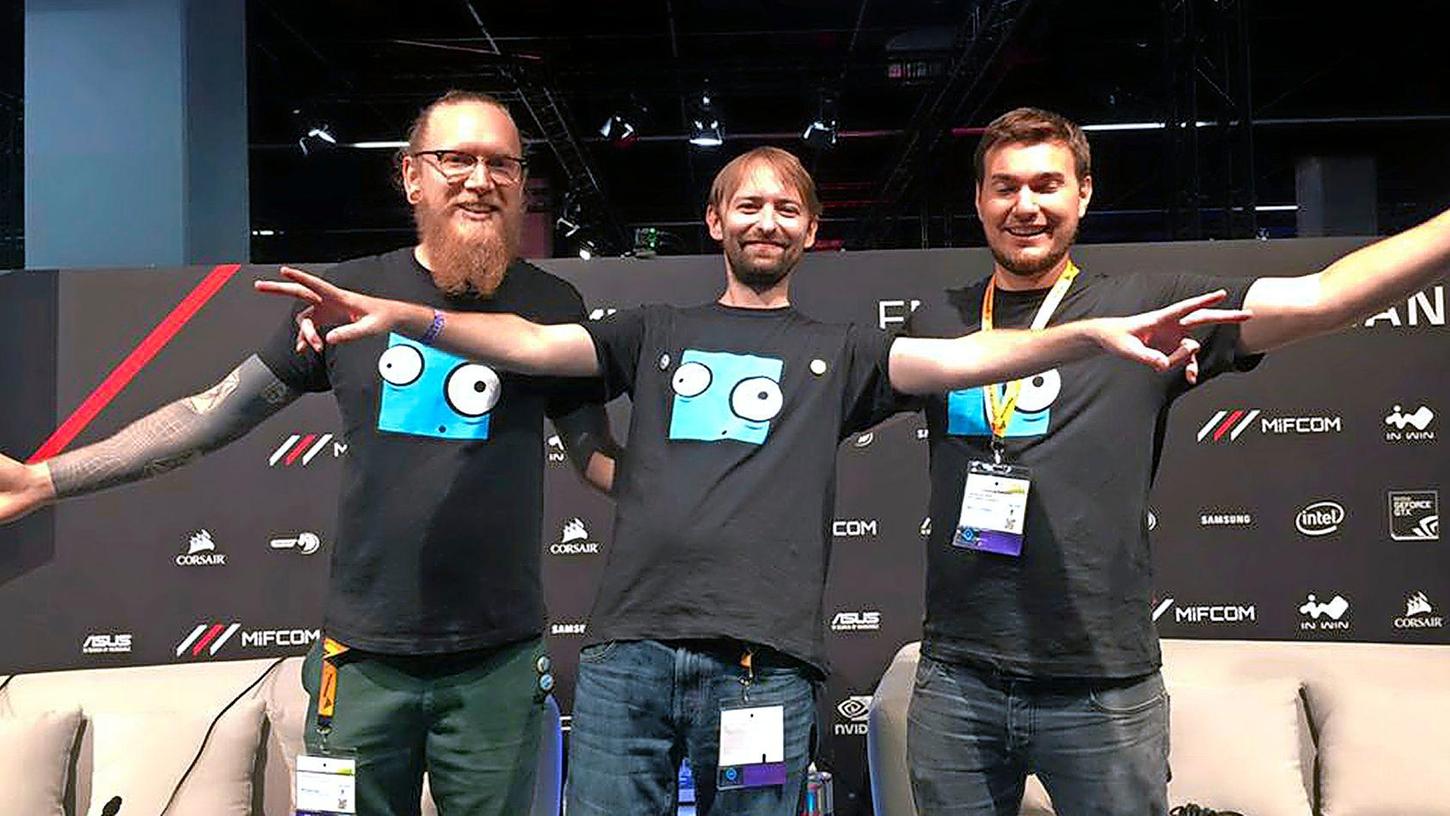 Grund zur Freude: Die Pixel Maniacs (rechts Chef Ben Lochmann) haben beim Deutschen Computerspielpreis abgeräumt.
