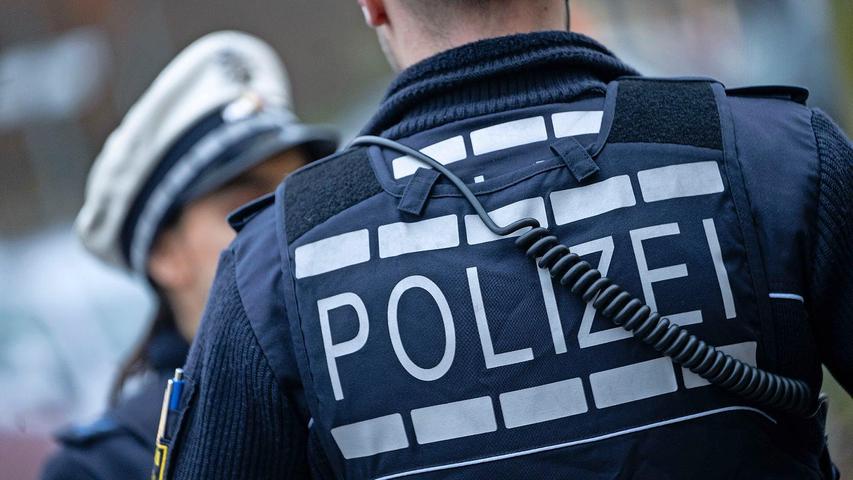 Razzia im Rauschgiftmilieu: In Parsberg und Regensburg wurden Drogen, Waffen und Bargeld gefunden
