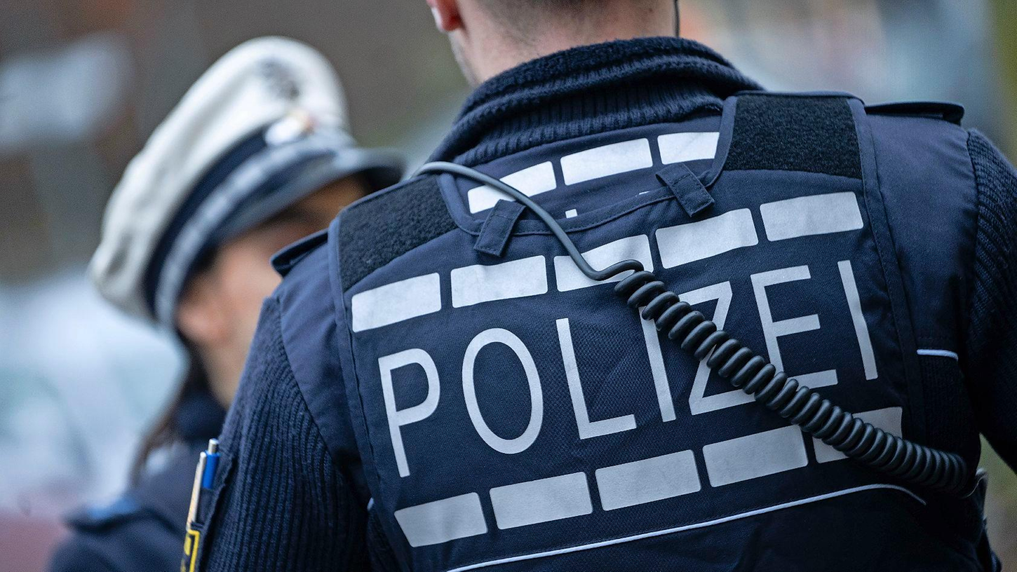 Nach einer Razzia in Regensburg und Parsberg hat die Kriminalpolizei Regensburg zwei Untersuchungshaftbefehle erlassen. (Symbolbild)