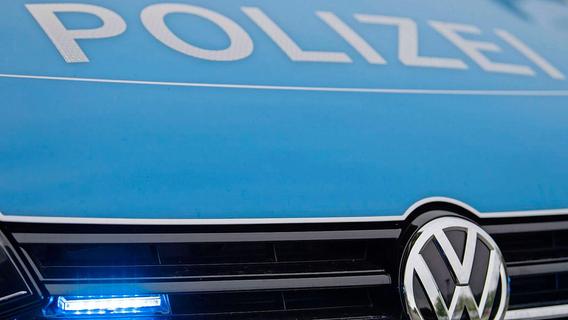 Crash bei Höchstadt - 29-Jähriger ohne Führerschein in nicht zugelassenem Auto unterwegs