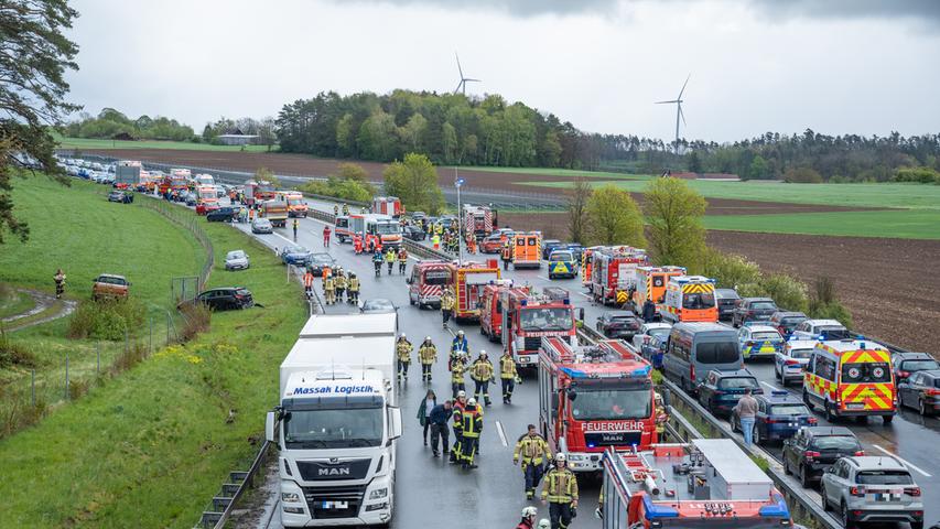 Massenkarambolagen bei Kulmbach: 15 Verletzte und mehrere Hunderttausend Euro Schaden