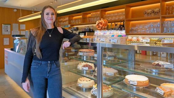 „Der schönste Arbeitsplatz in Nürnberg“: Das Burg-Café bietet Kuchen, Drinks - plus viel Atmosphäre
