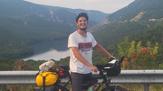 Etwas andere Walz: Junger Zimmermann erzählt in Pappenheim von seiner 8000-Kilometer-Radtour