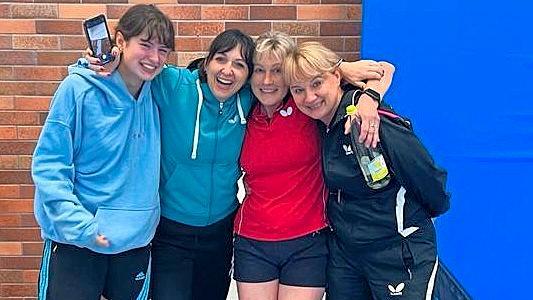 Trotz Meisterschaft: Tischtennisdamen des Henger SV zögern noch mit dem Aufstieg