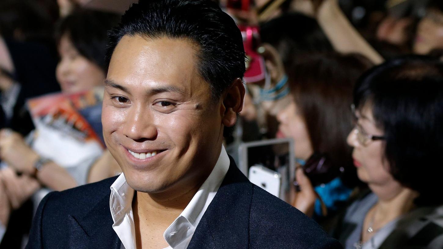 US-Regisseur Jon M. Chu will seinen früheren Filmhit "Crazy Rich" als Musical auf die Bühne bringen.