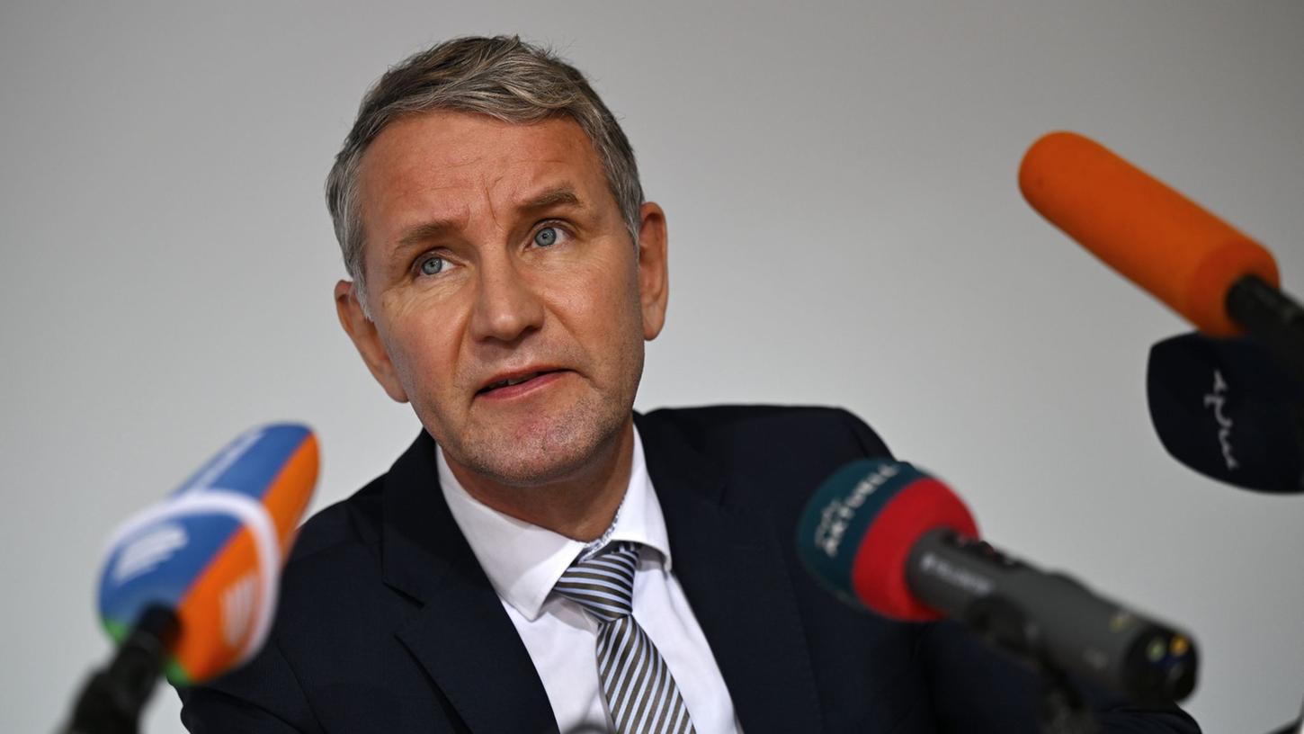 Der Fraktionsvorsitzende der Thüringer AfD Björn Höcke im Landtag. Neun von 13 angetretenen AfD-Kandidaten kamen in die Stichwahl oder standen nach letzten Auszählungsständen kurz davor - vor allem gegen CDU-Kandidaten.