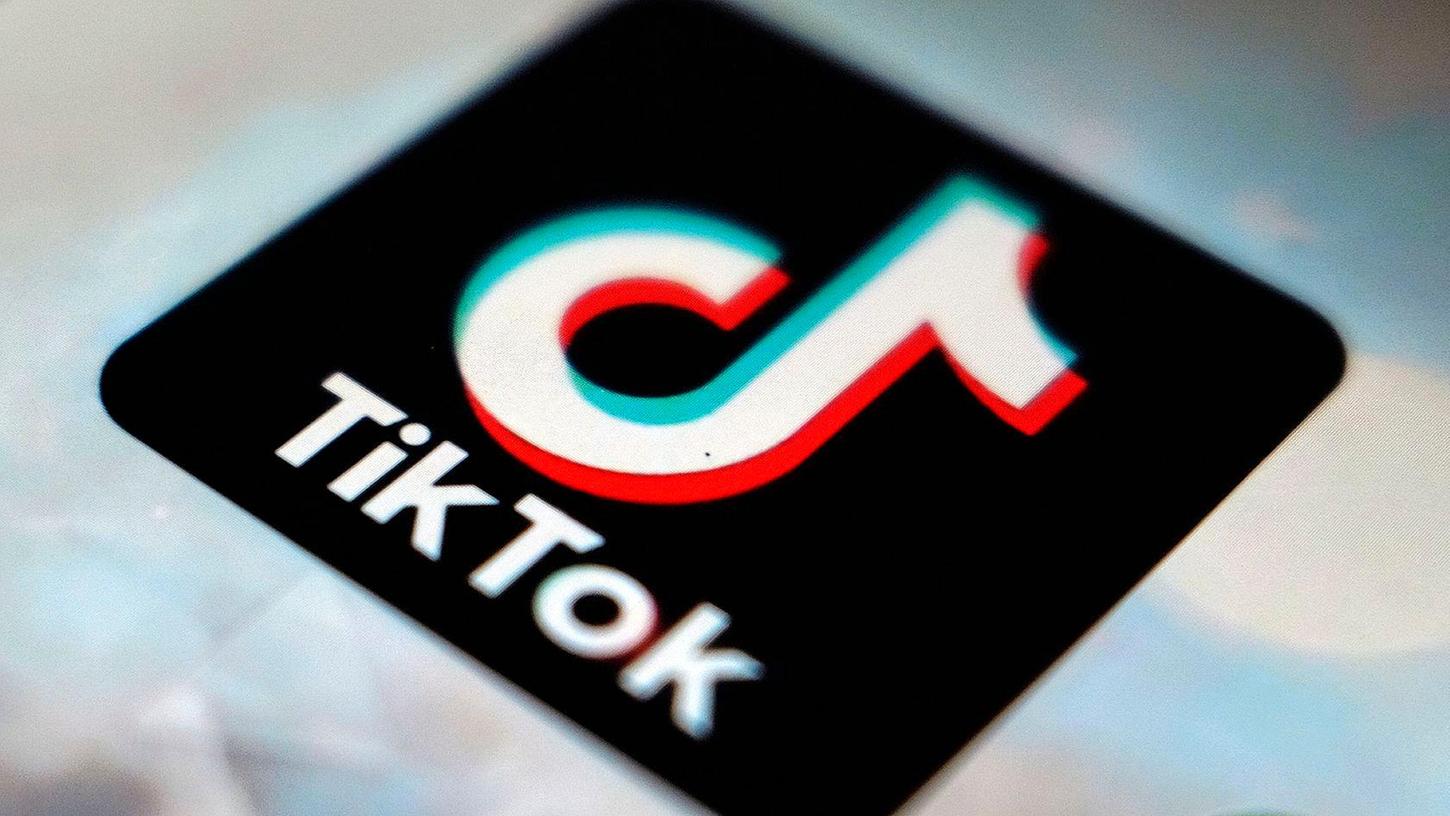 Die EU-Kommission geht wegen Suchtgefahr gegen die Plattform TikTok vor.