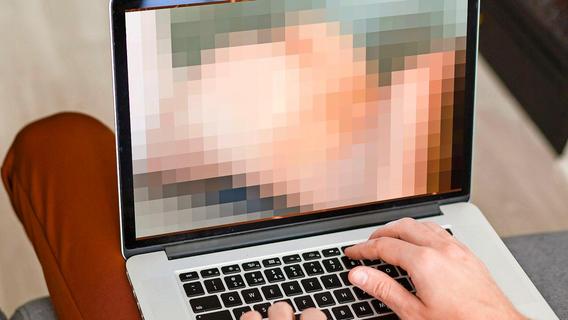 Nacktfotos, Bots und Banden: So funktioniert Sextortion - und das sind die Fallzahlen für Neumarkt