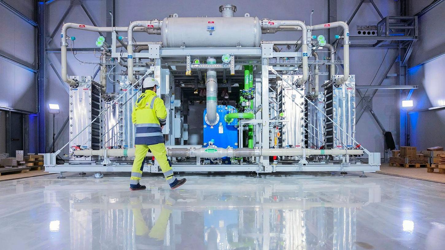Ein Elektrolyseur für die Herstellung von grünem Wasserstoff bei Air Liquide in Oberhausen.