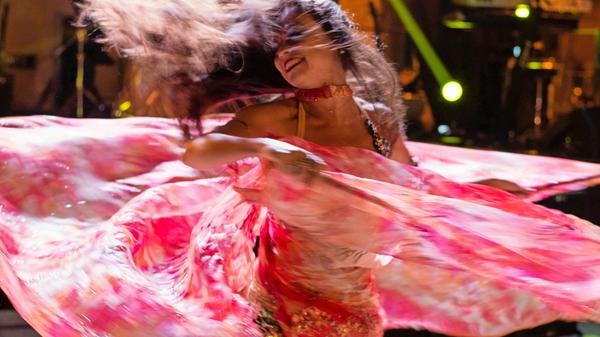 "Sabor Latino" legt am Samstag, 27. April, im E-Werk auf. Ab 20 Uhr spielen Dj Anthony und DJ Johnny gemeinsam mit ihrem Golazo-Team Salsa, Bachata, Kizomba, Merengue, Reggaeton und mehr auf. Der Eintritt dieser Veranstaltung kostet an der Abendkasse 10 Euro.