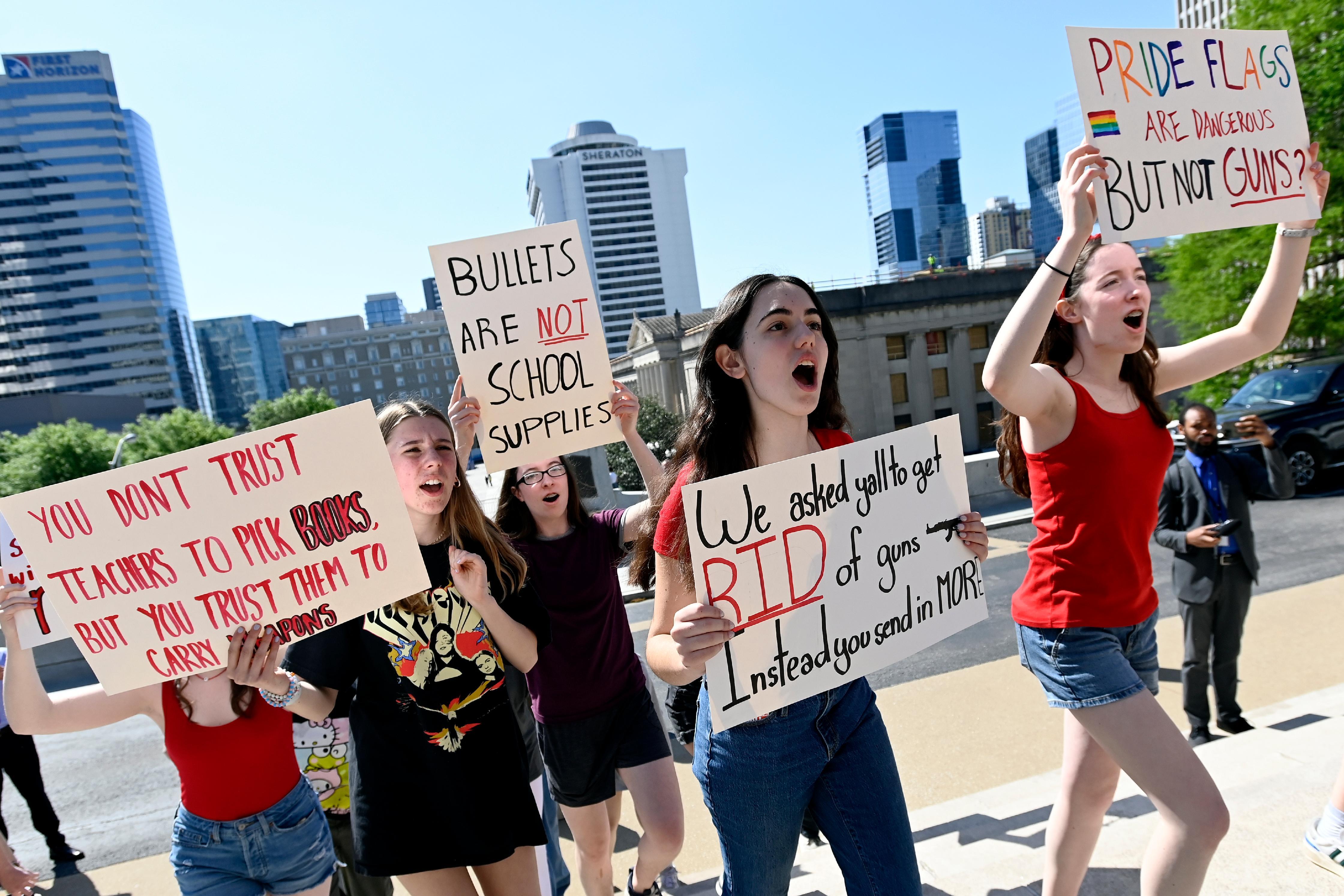 Demonstration gegen Gesetzesentwurf zu Waffen an Schulen