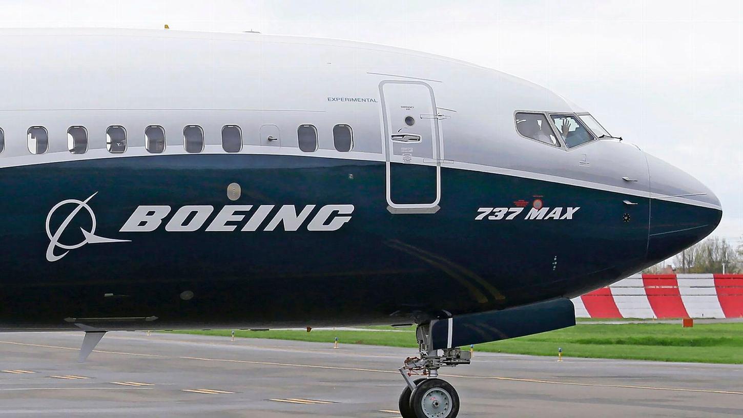 Der dramatische Zwischenfall mit einer Boeing 737-9 Max hat den Flugzeugbauer viel Geld gekostet.