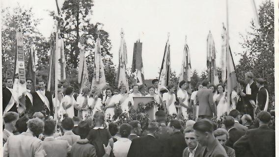 Der Gesangverein und eine Kultband: Wie die Toten Hosen nach Deberndorf kommen