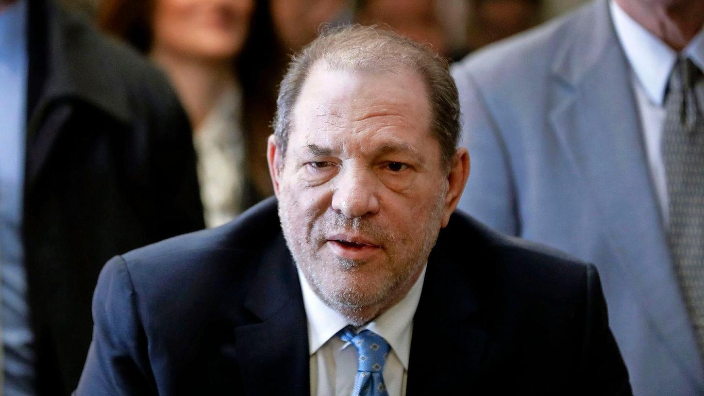 Ein Gericht in New York hat der Berufung Harvey Weinsteins stattgegeben.