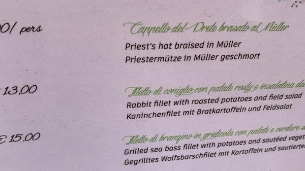 Eine Speisekarte in Trient offenbart neue Wortschöpfungen. Gesehen von Leserin Charlotte Straub.