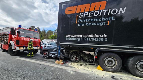 Mann lebensgefährlich bei Unfall auf A6 verletzt: Vollsperrung bei Ansbach in beide Richtungen