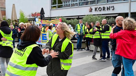 Streik geht weiter: Über 70 Betriebe sind heute zu Demo und Tanz-Flashmob in Nürnberg aufgerufen