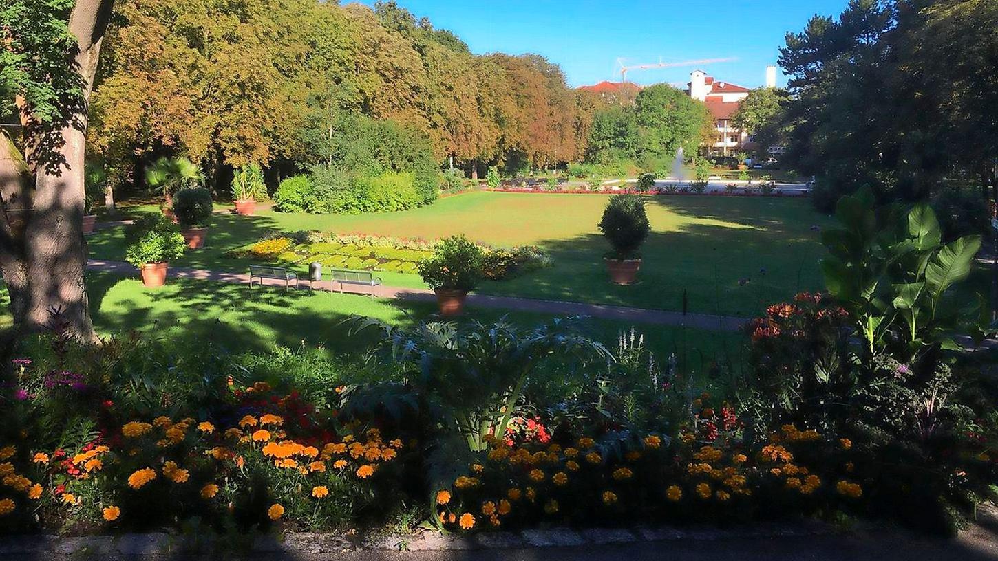 Spezialeinheiten der Polizei waren im Bad Windsheimer Kurpark im Einsatz.