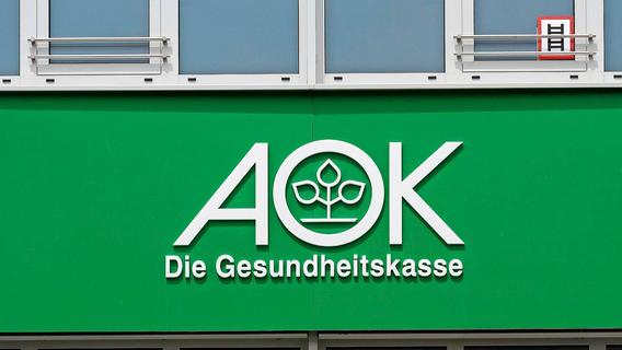 Mieses Zeugnis: Nur 30 Prozent der eigenen Mitarbeitenden empfehlen die AOK Bayern als Krankenkasse