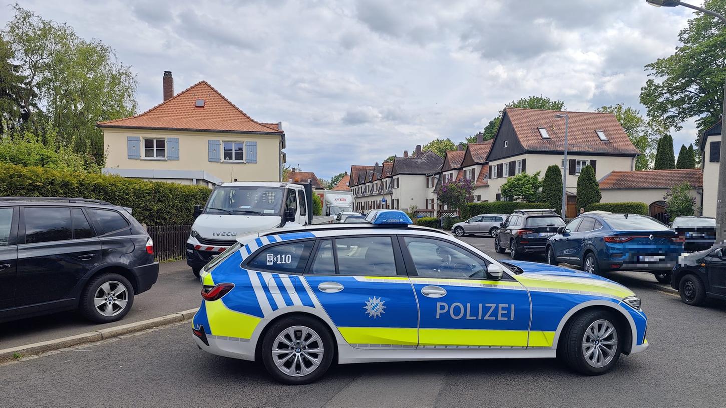 Im Nürnberger Stadtteil Werderau kam es am Freitag zu einer Straßensperrung durch die Polizei.