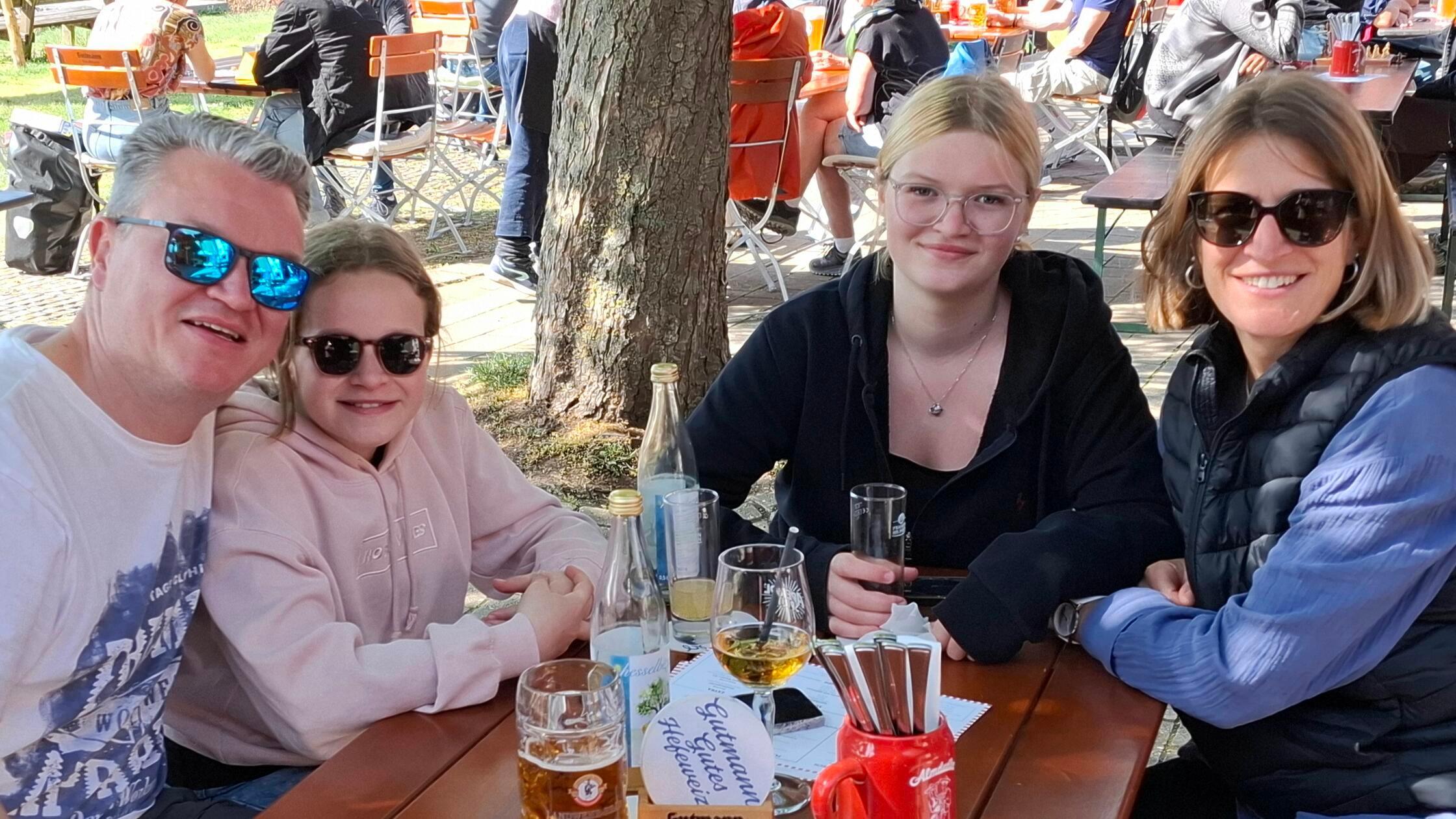 Anita und Peter Hahn Biergarten Insel Gern 2025