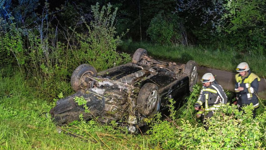 Gegen 24 Uhr in der Nacht von Freitag auf Samstag kam es auf der A70 Höhe Oberhaid zu einem Unfall.