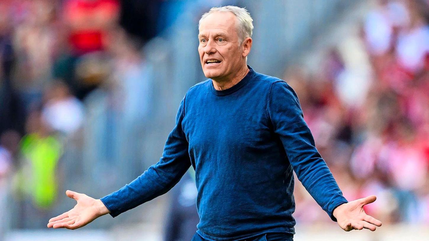 Ratlos: Freiburgs Trainer Christian Streich kann sich die Niederlage gegen Wolfsburg nicht erklären.