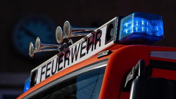 Unverletzt aus lichterloh brennendem Auto auf der Autobahn A9 bei Hilpoltstein ausgestiegen