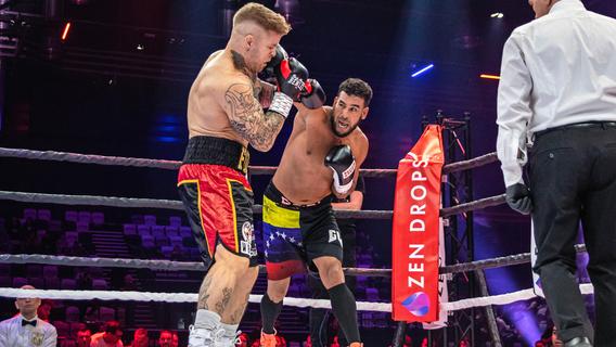 Knockouts in Nürnberg: Spektakuläre Bilder des Box-Events in der Kia Arena