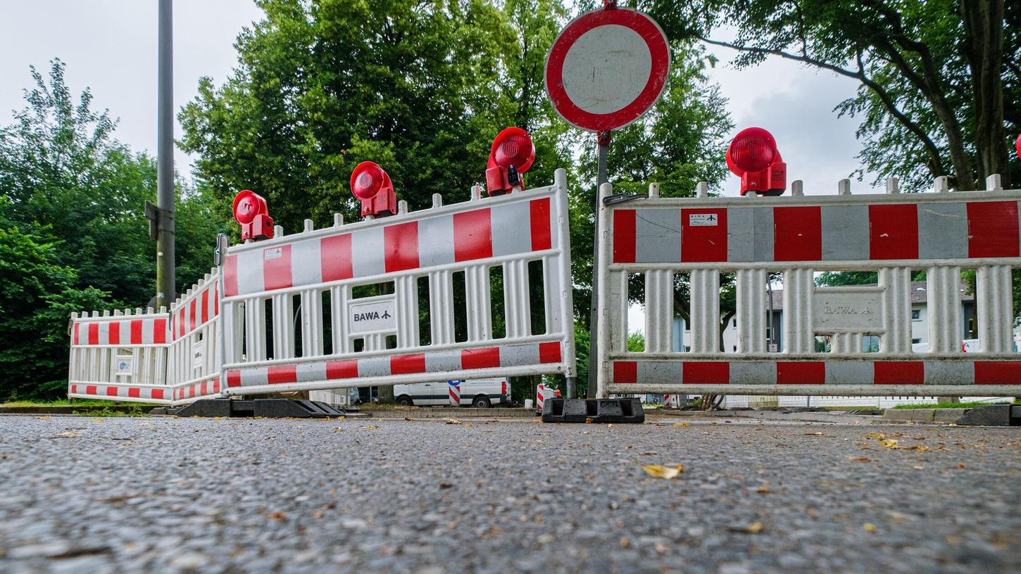 Bei einem Reitunfall bei Ansbach (Symbolbild) fiel ein Pferd in eine Baustellengrube. Bei einem Reitunfall bei Ansbach (Symbolbild) fiel ein Pferd in eine Baustellengrube.