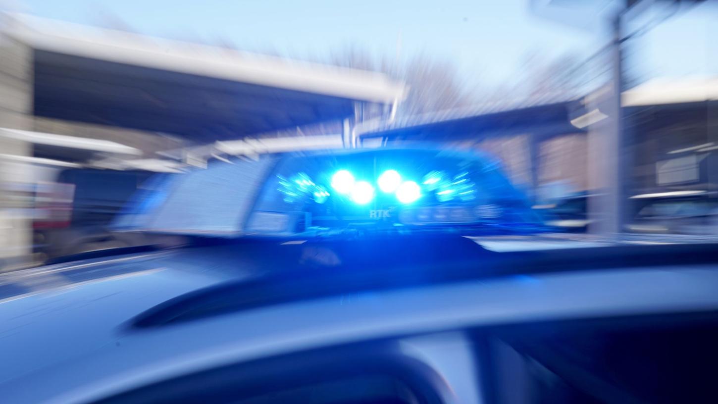 Polizeieinsatz in Nürnberg: Mann zieht in Gostenhof Schusswaffe. (Symbolbild)