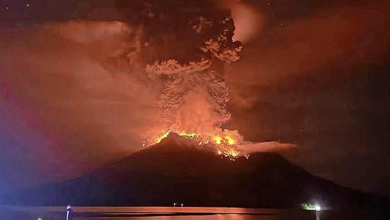 Höchste Alarmstufe: Vulkan in Indonesien erneut ausgebrochen